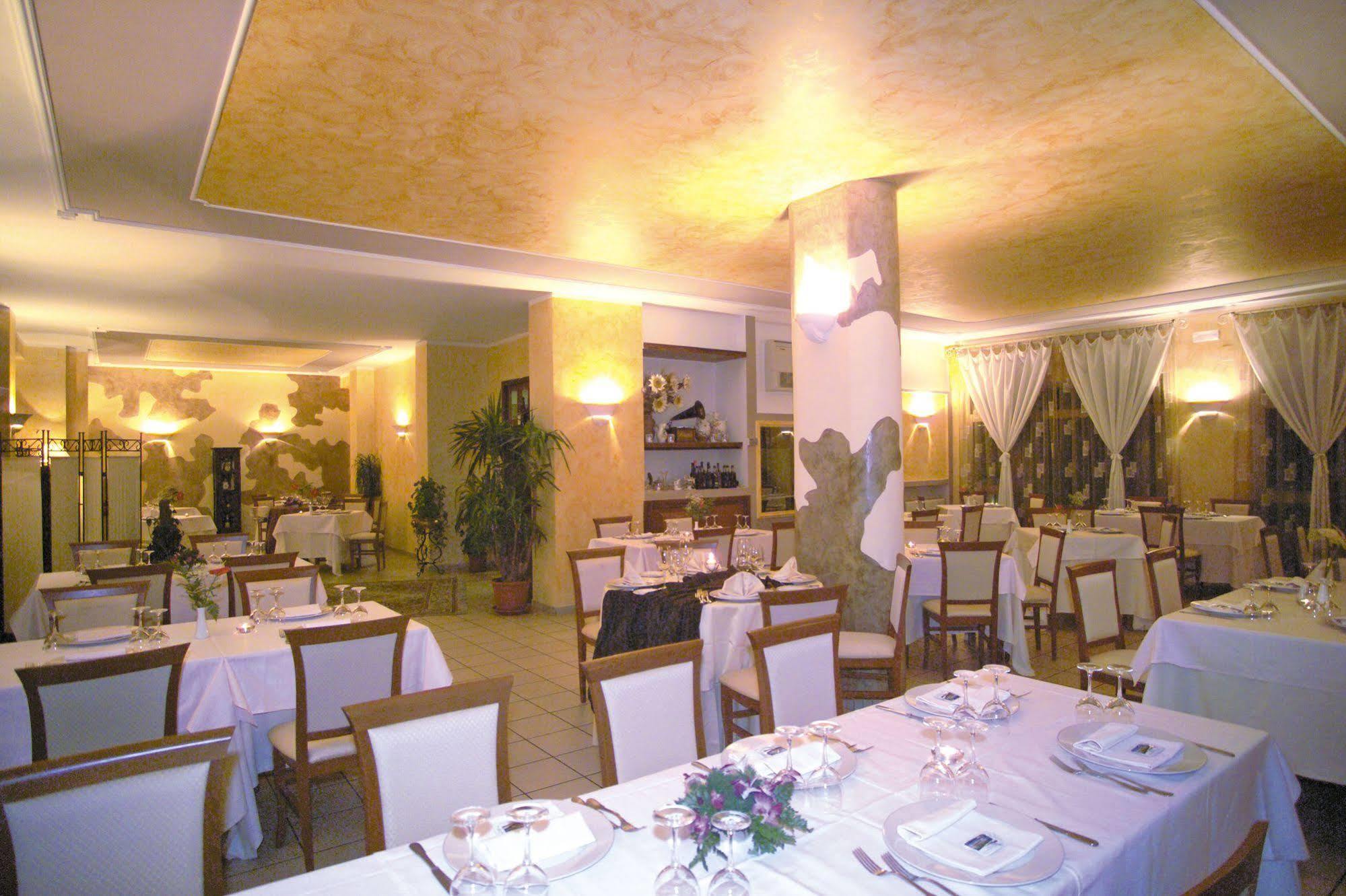 Hotel Di Rocco Loreto Aprutino Exterior foto